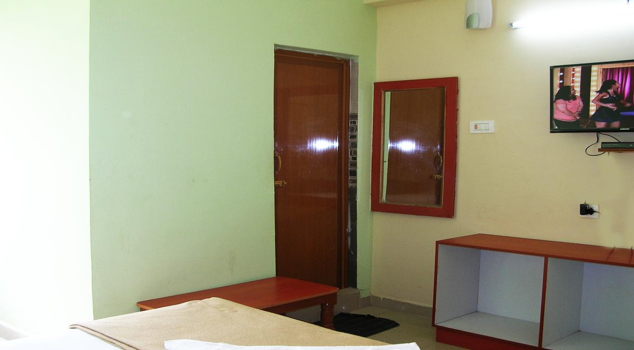 Ssb Residency Hotel Tirupati Buitenkant foto
